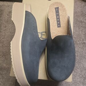 Reef Vista Skye Platfomr Clug. Womens Size 11